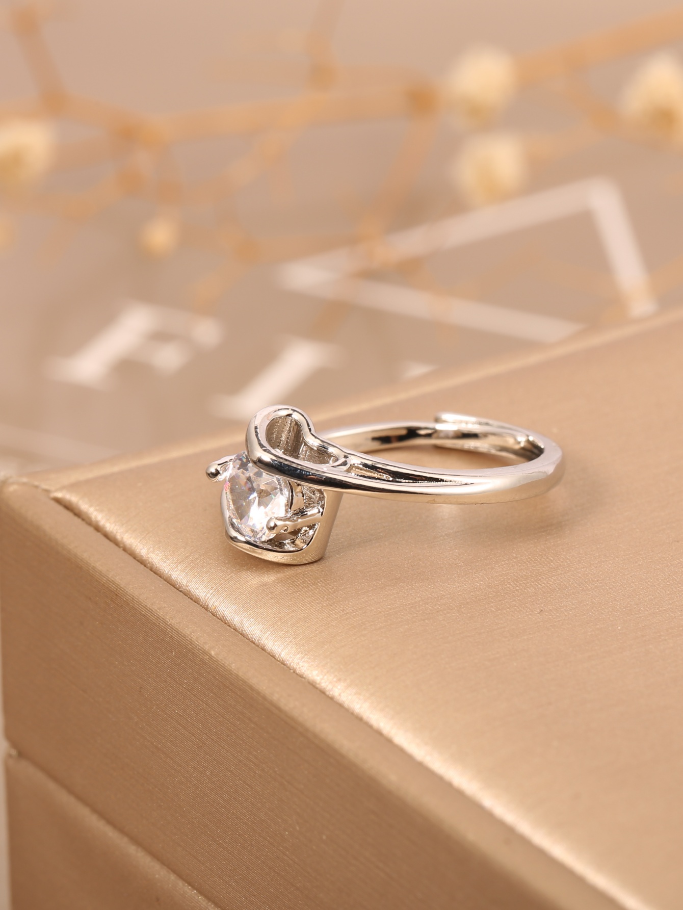 Luxury Lifestyle Gifts - 1 Piece of European and American